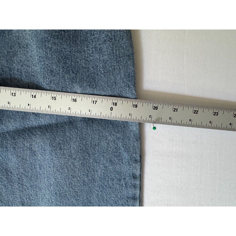Levi's 550 Classic Relaxed Tapered Jean | Size 10 Short - Picture 6 of 7